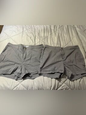 Old Navy Light Gray Women’s Shorts 18 (Lot of 2)